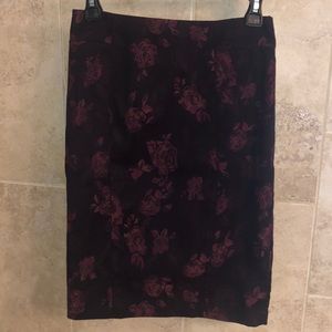Brand new rose pattern pencil skirt